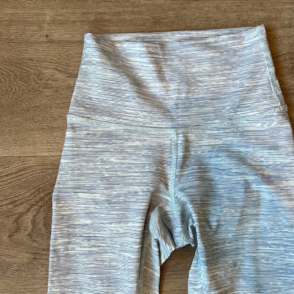 Lululemon Wunder Under Crop 21” - Picture 3 of 17